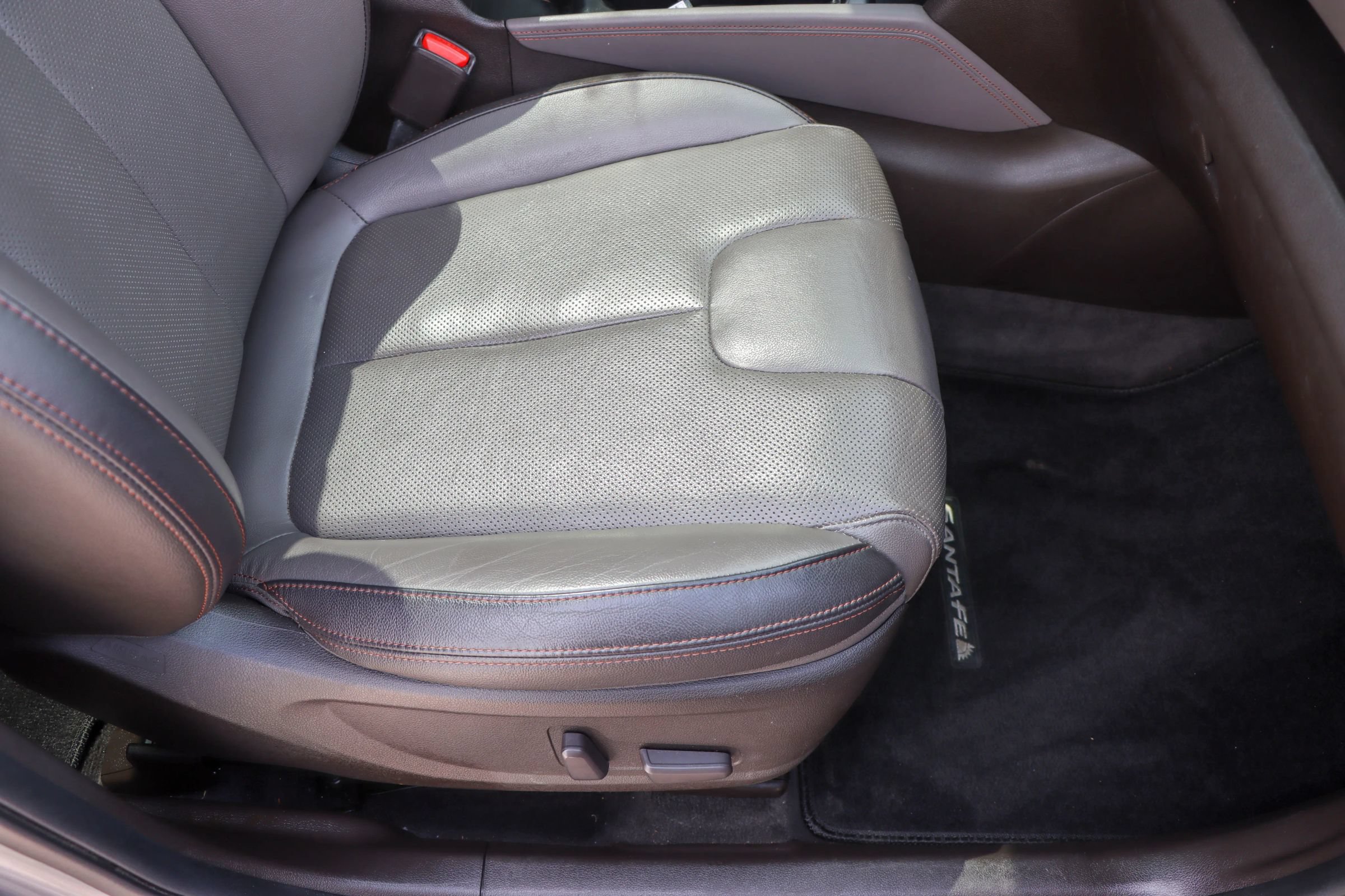 Used 2020 Hyundai Santa Fe SEL w/ Cargo Package FWD image 22