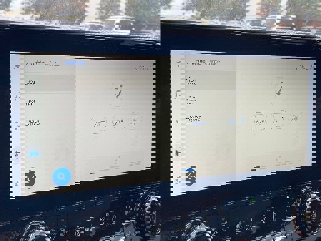 Used 2024 Toyota Highlander Platinum image 23