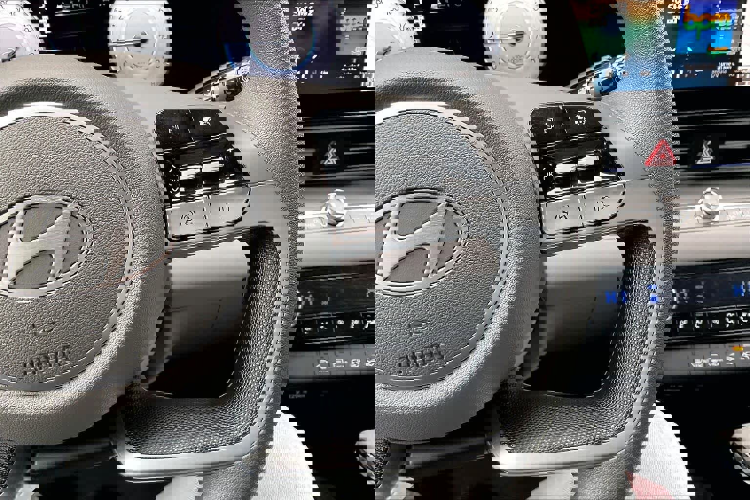 Certified 2024 Hyundai Elantra SEL image 22