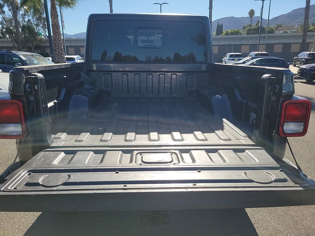 Used 2022 Jeep Gladiator Sport image 32
