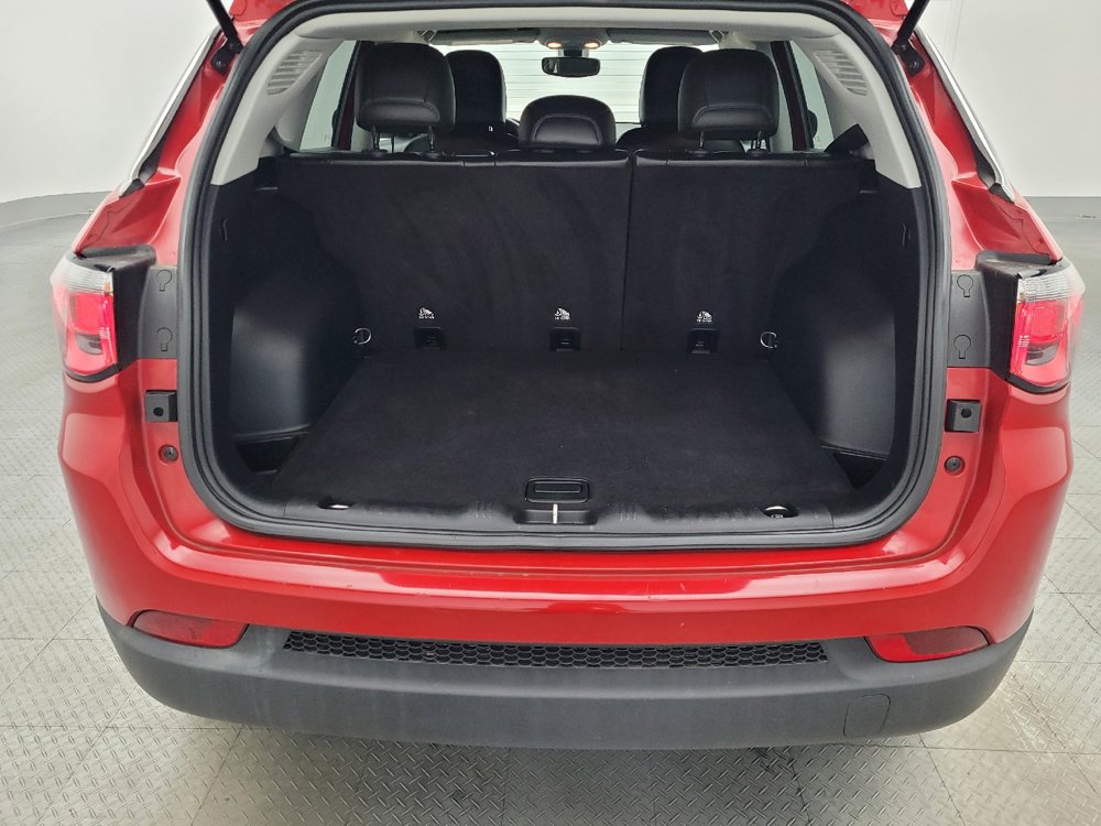 Used 2019 Jeep Compass Latitude image 29