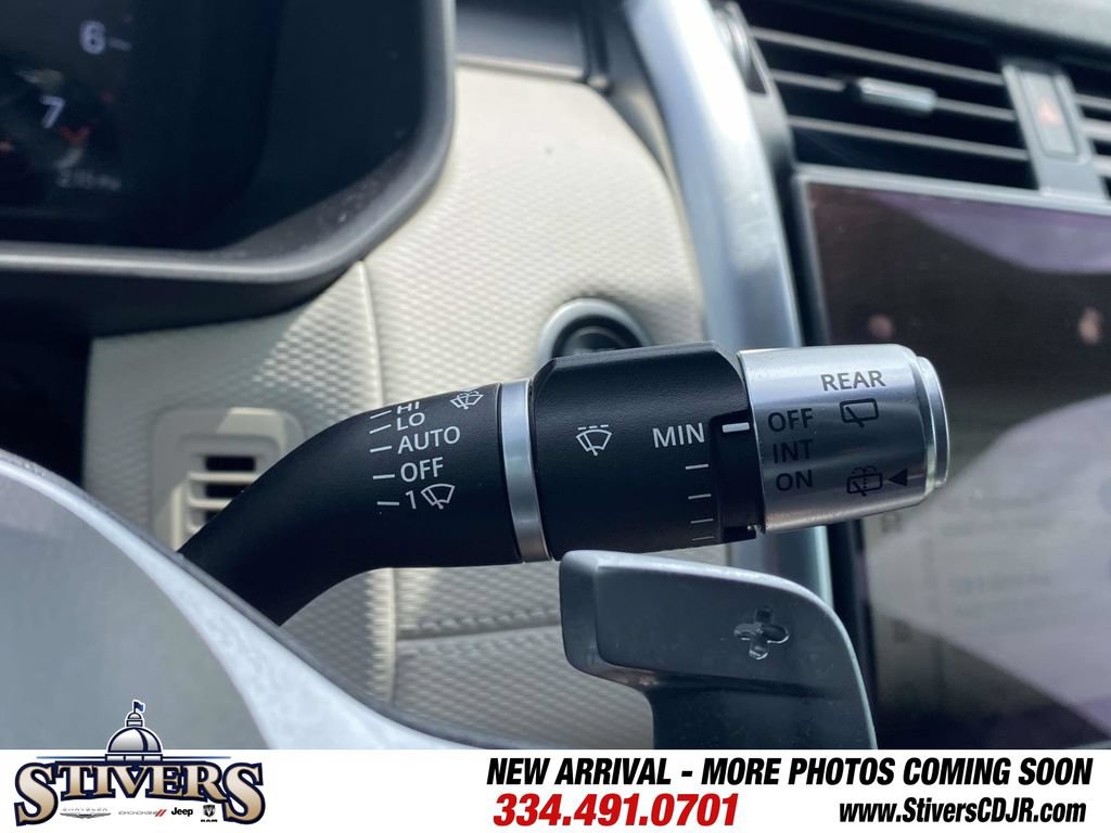 Used 2021 Land Rover Discovery S R-Dynamic AWD/4WD image 34