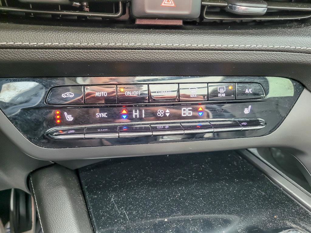 Certified 2022 Buick Envision Essence w/ Sport Touring Package image 19