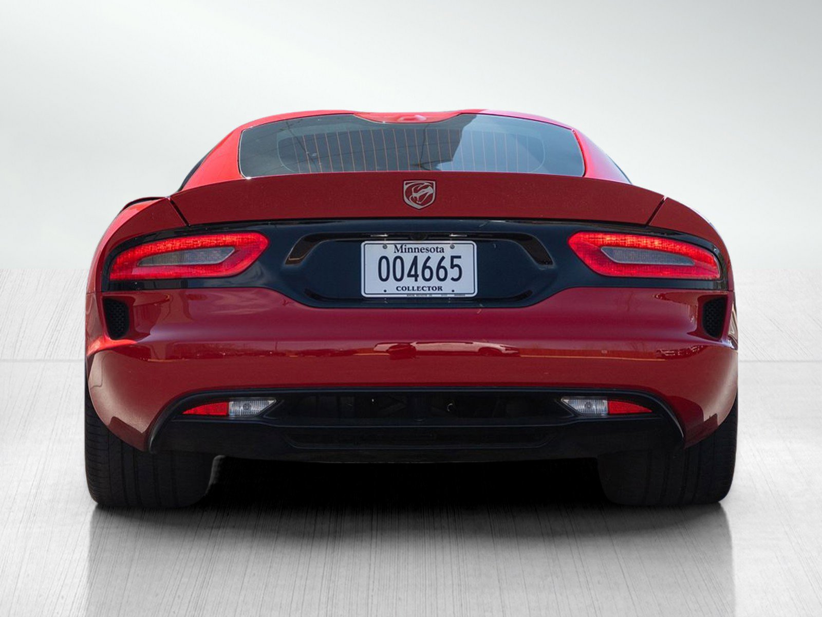 Used 2014 SRT GTS w/ GTS Laguna Interior Package RWD image 4