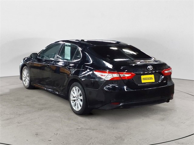 Used 2018 Toyota Camry LE image 3