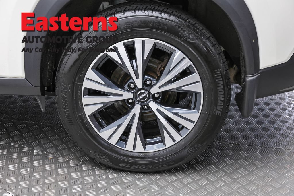 Used 2023 Nissan Rogue SV AWD/4WD image 8