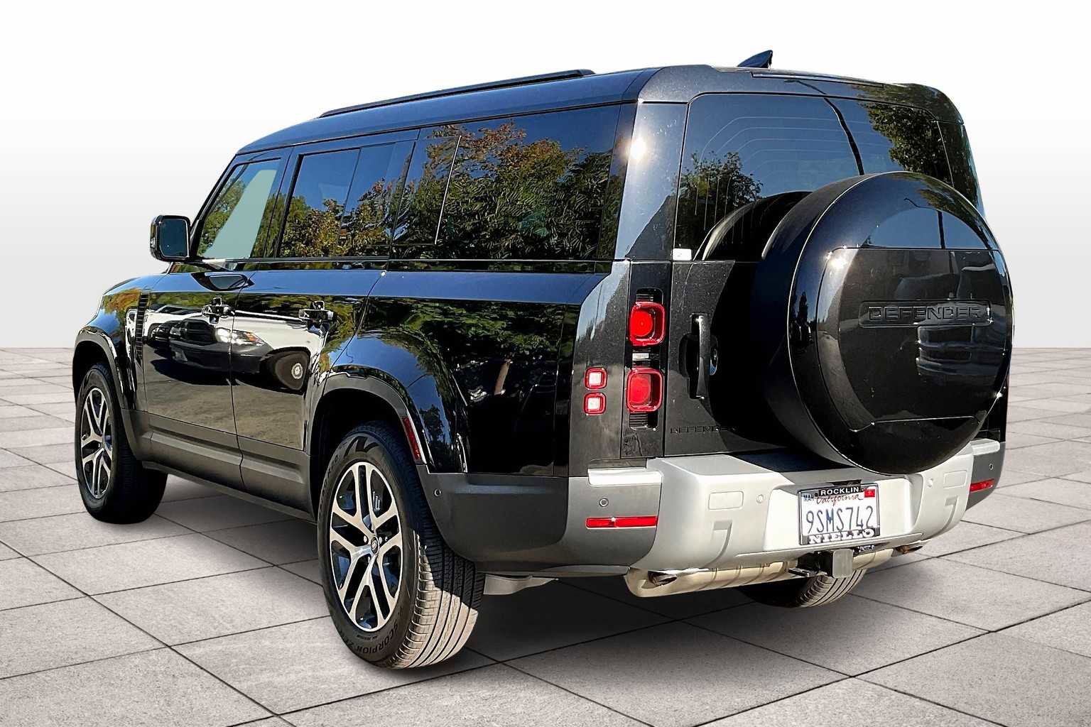 Used 2025 Land Rover Defender 130 S image 14