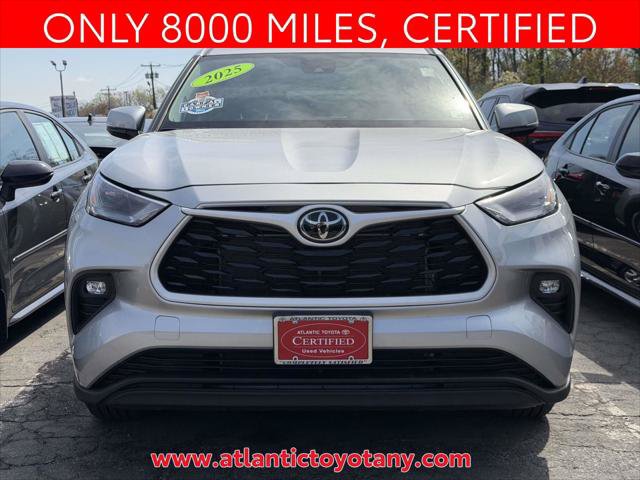 Used 2025 Toyota Highlander LE AWD/4WD image 33