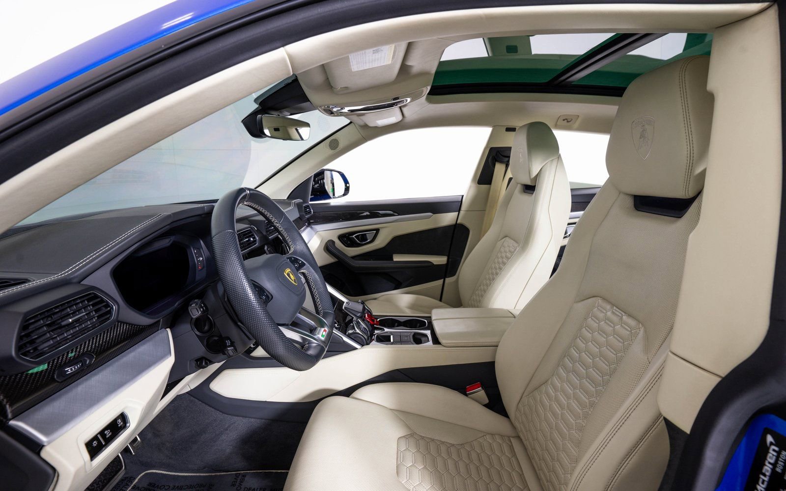 Used 2021 Lamborghini Urus image 11