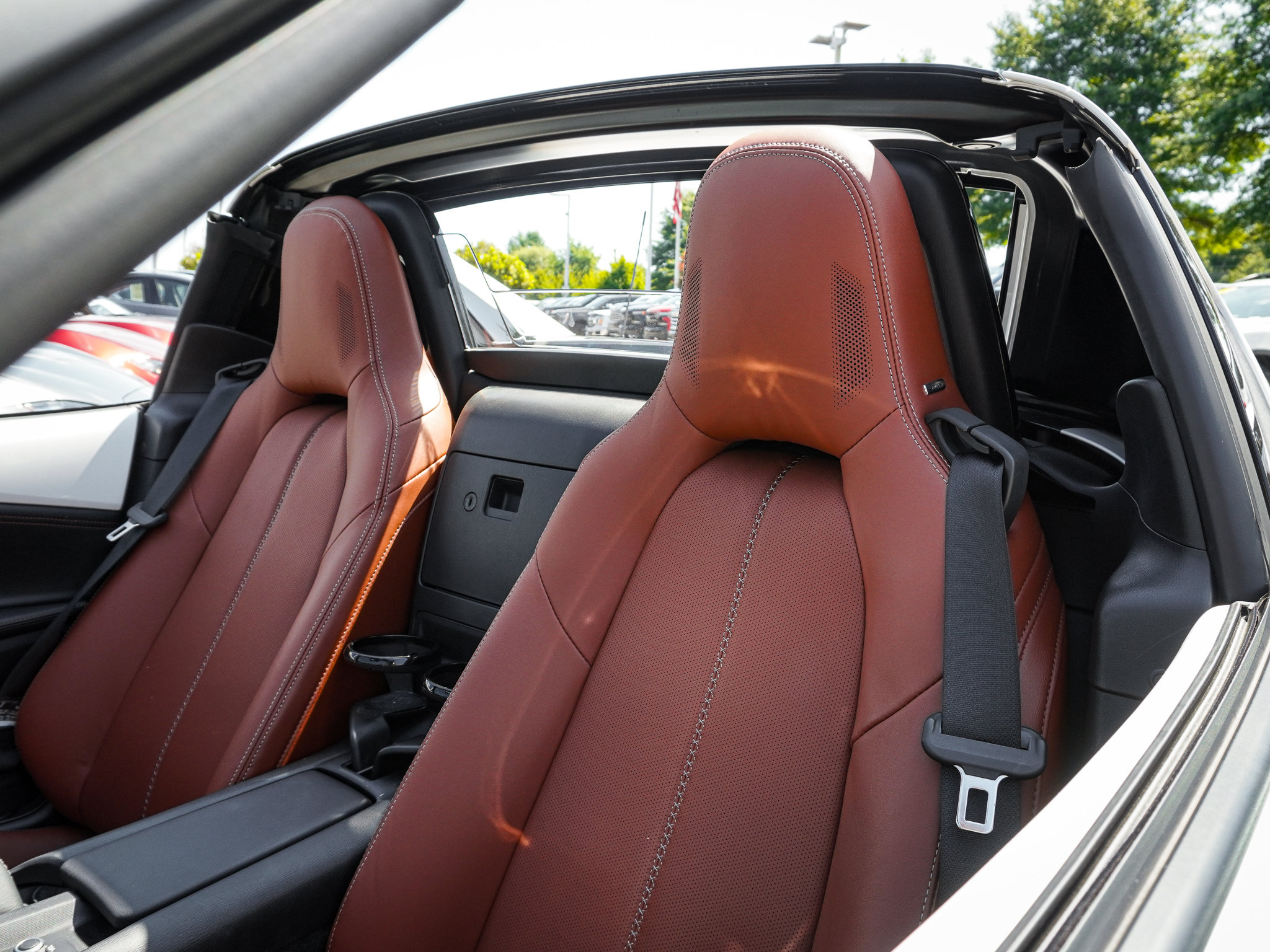Used 2022 MAZDA MX-5 Miata RF Grand Touring RWD image 28
