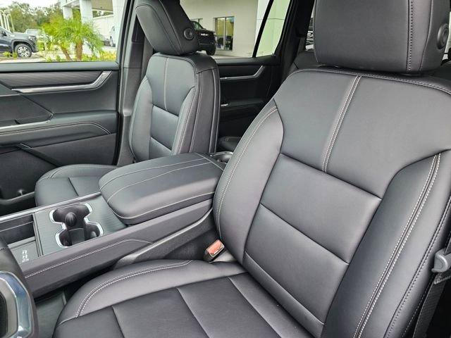 New 2026 GMC Acadia Elevation w/ Black Edition FWD image 17
