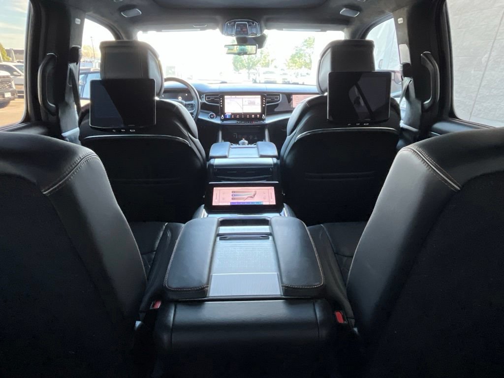 Certified 2022 Jeep Grand Wagoneer Series III w/ Rear Seat Video Group 1 AWD/4WD image 31