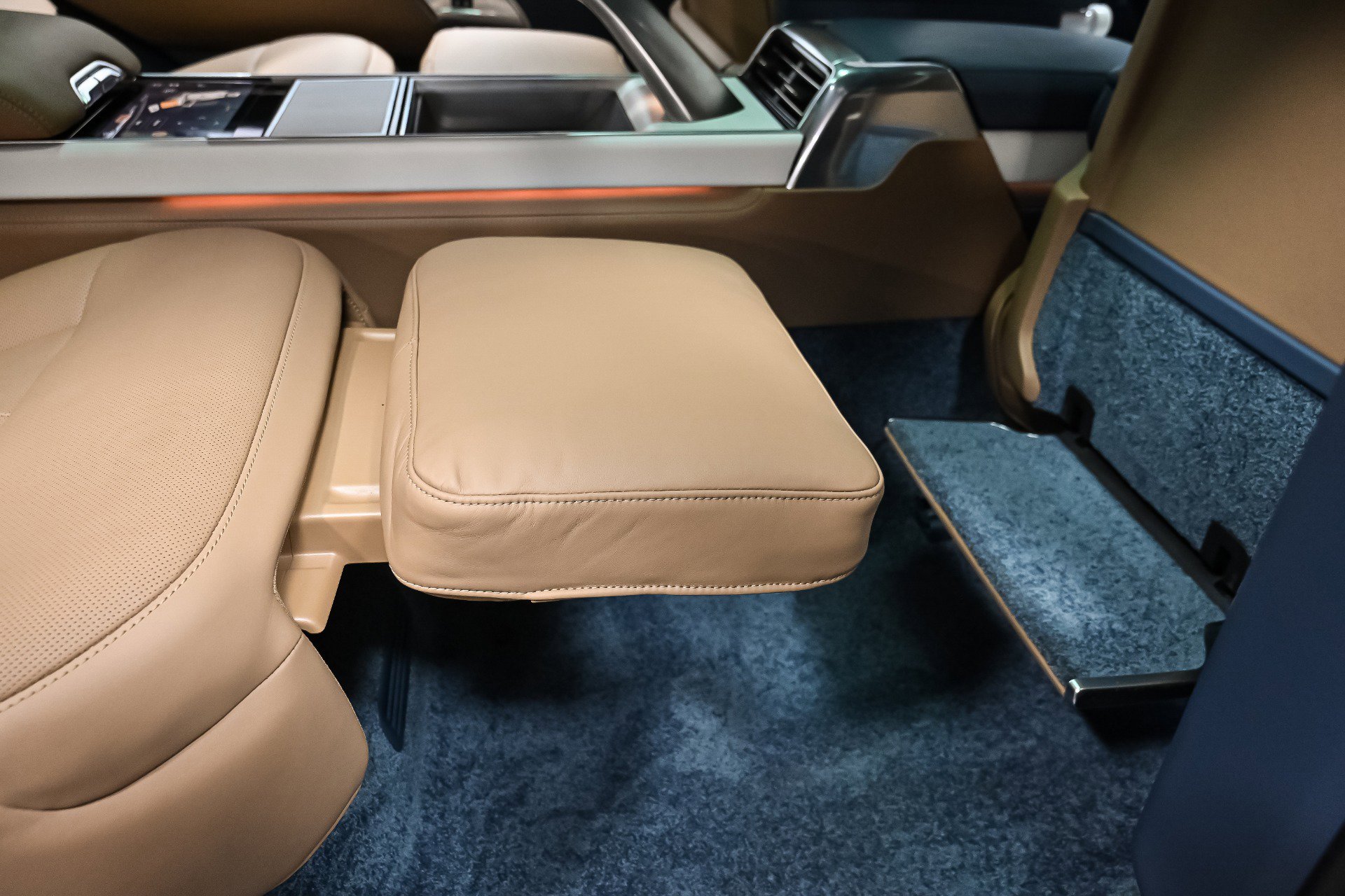 Used 2023 Land Rover Range Rover LWB SV Autobiography image 51