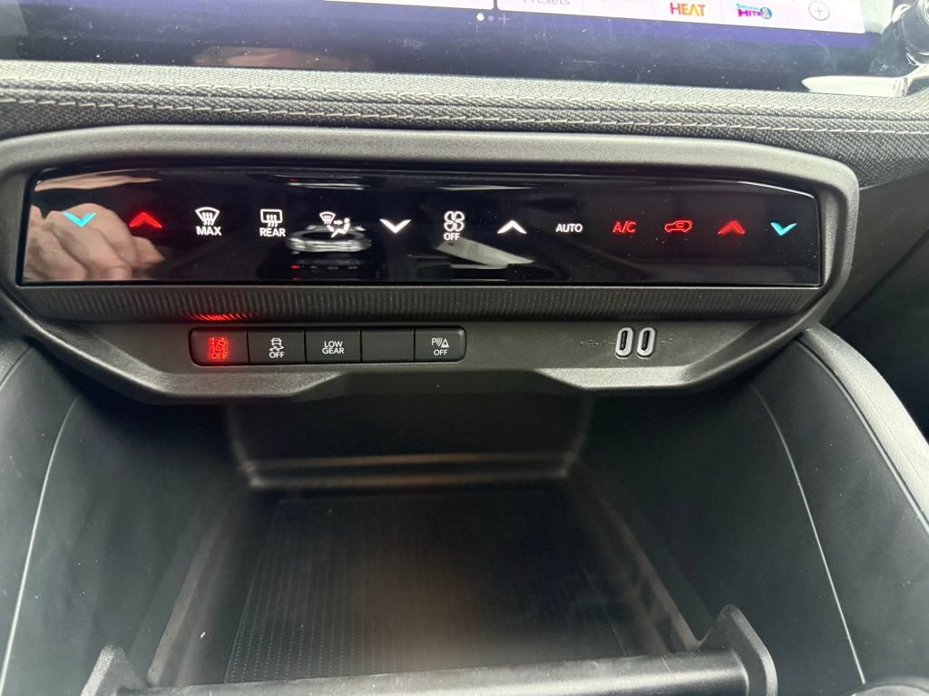 New 2026 Jeep Cherokee Laredo AWD/4WD image 25