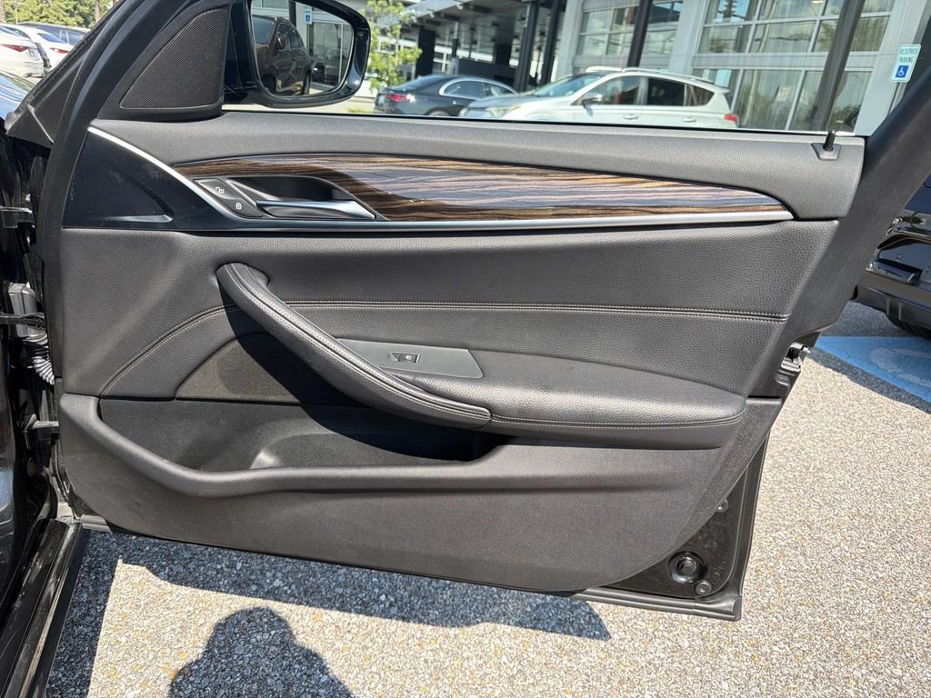 Used 2018 BMW 530e RWD image 14