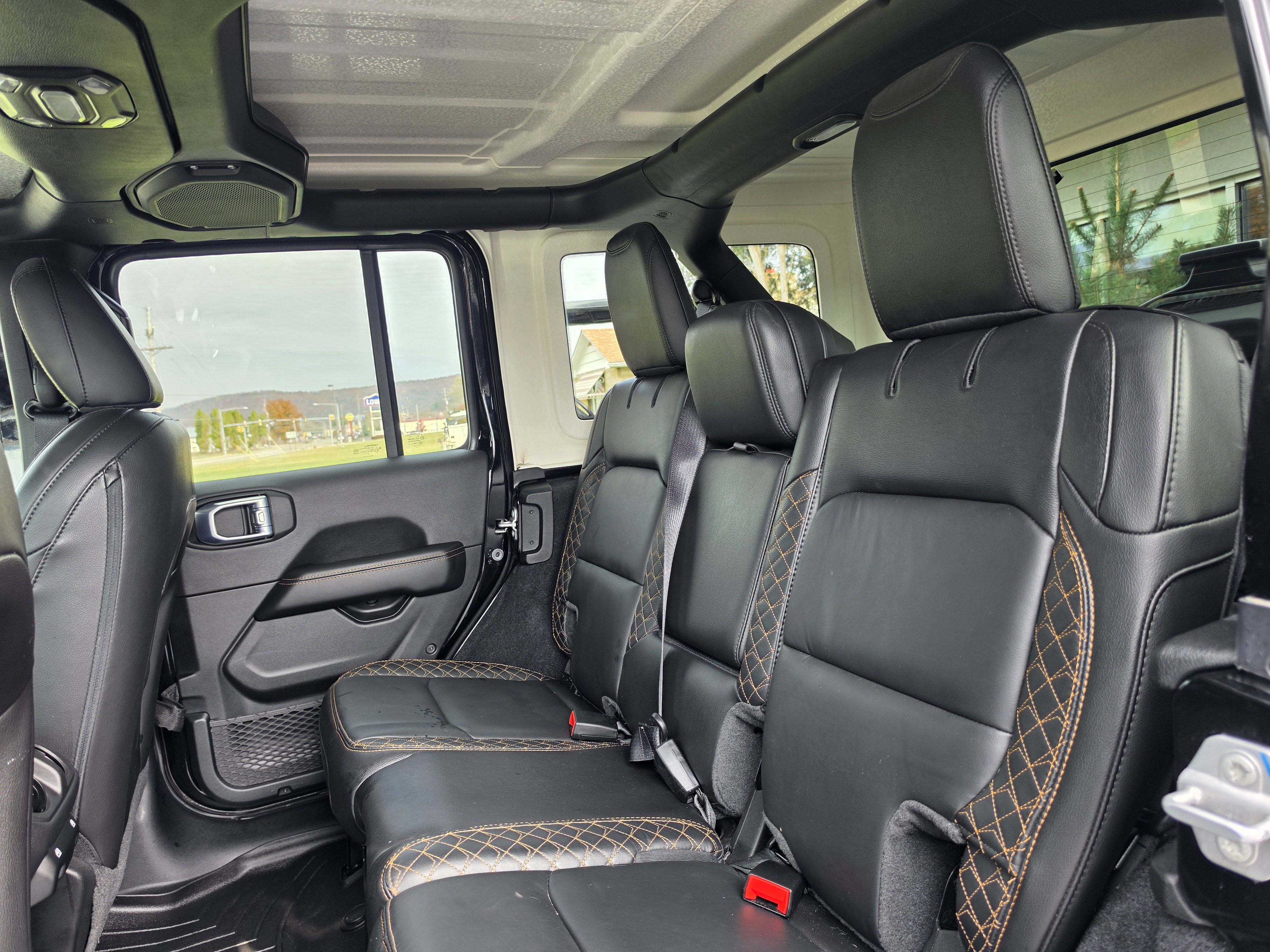 Used 2021 Jeep Wrangler Unlimited Sahara AWD/4WD image 14
