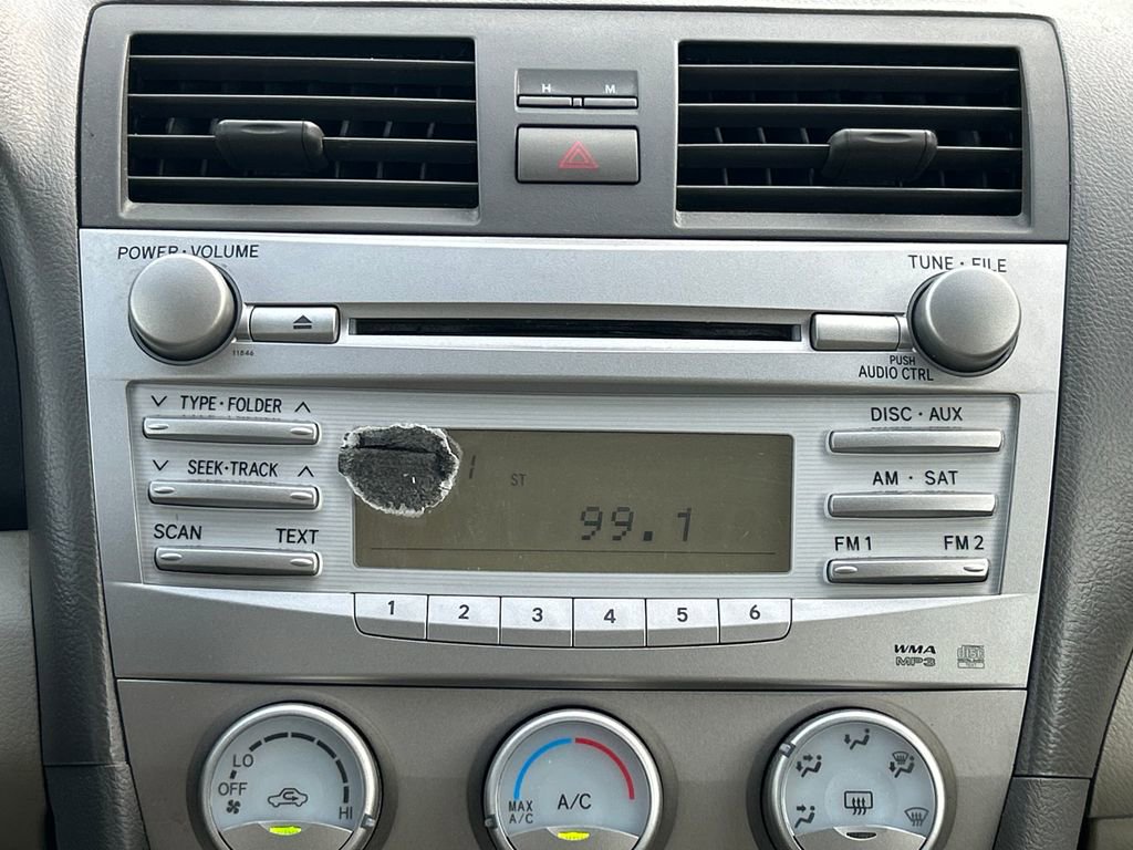 Used 2010 Toyota Camry image 25