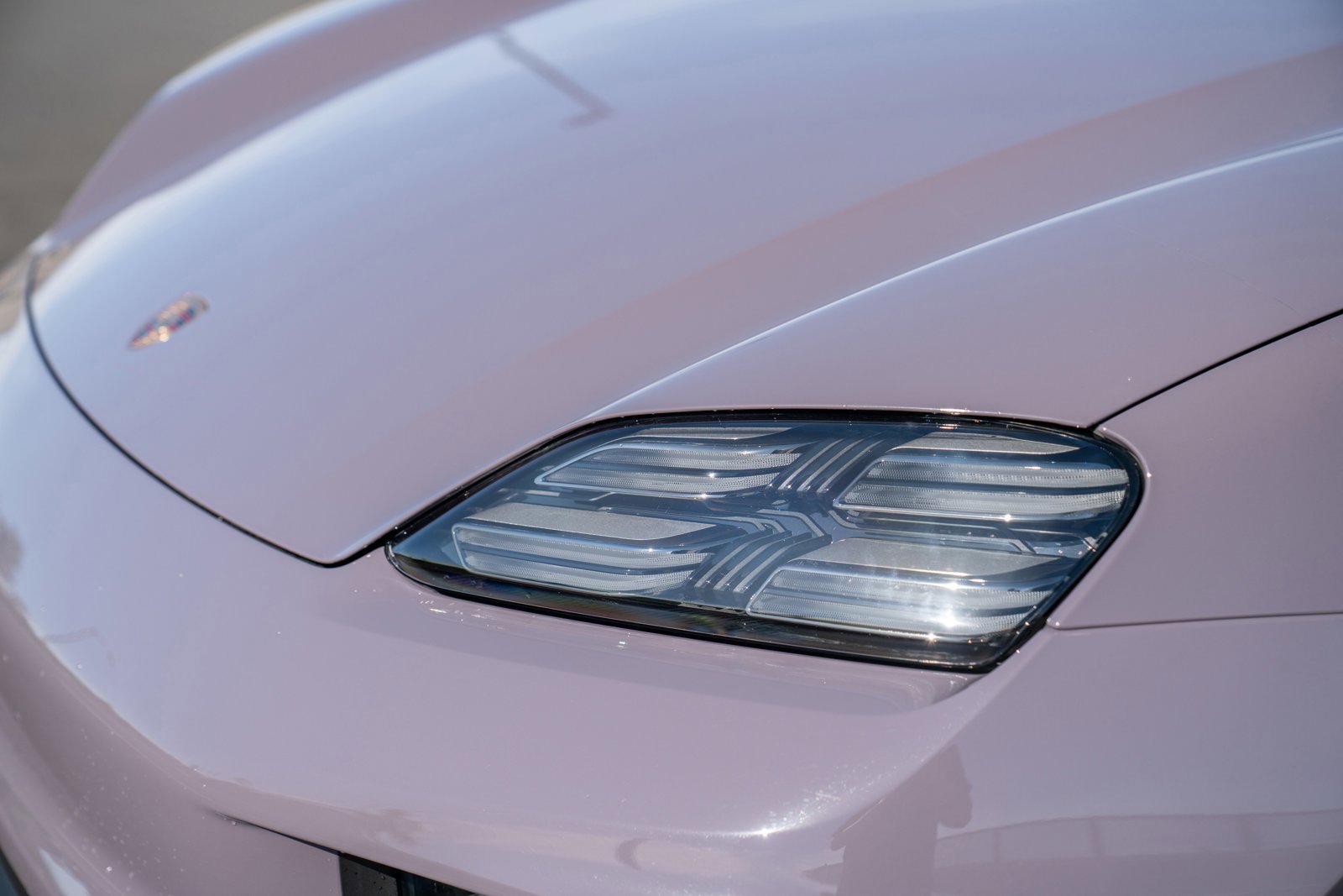Certified 2025 Porsche Macan 4 Electric AWD/4WD image 29