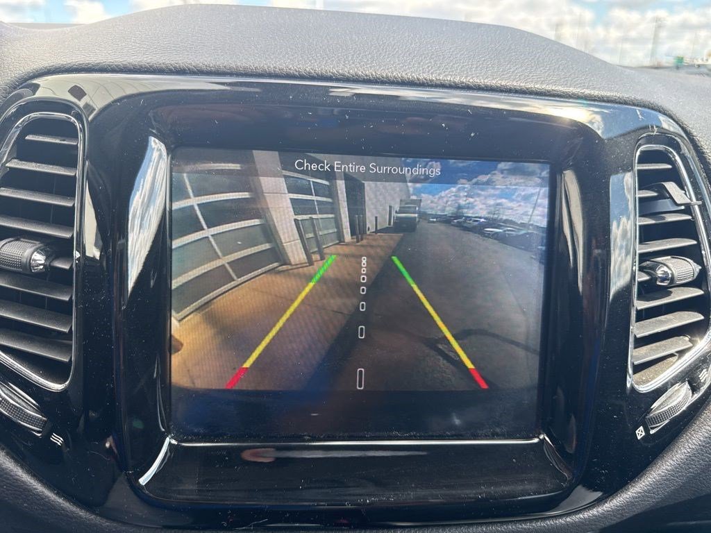 Used 2018 Jeep Compass Limited w/ Navigation Group image 22