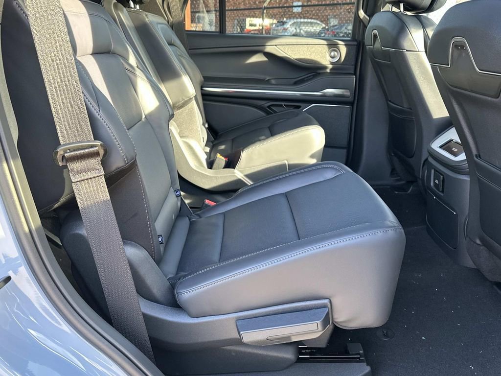 New 2025 Lincoln Navigator Reserve w/ Jet Appearance Package image 15