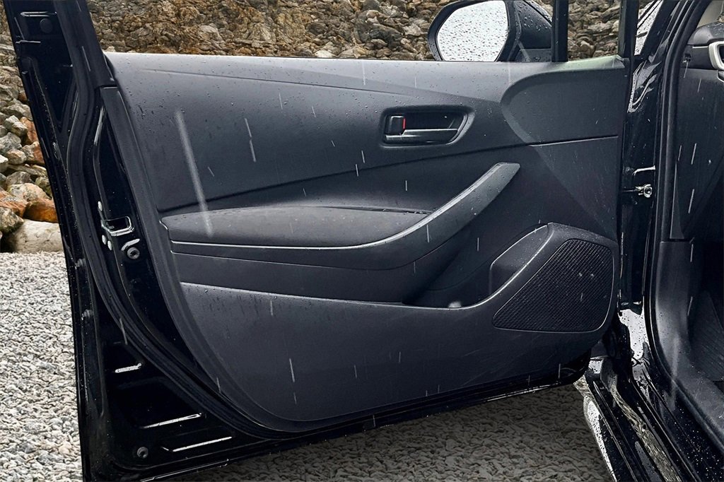 Used 2025 Toyota Corolla LE image 21