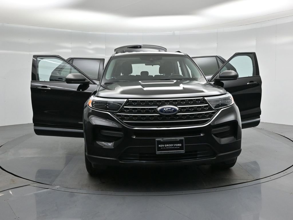 Certified 2022 Ford Explorer XLT image 32