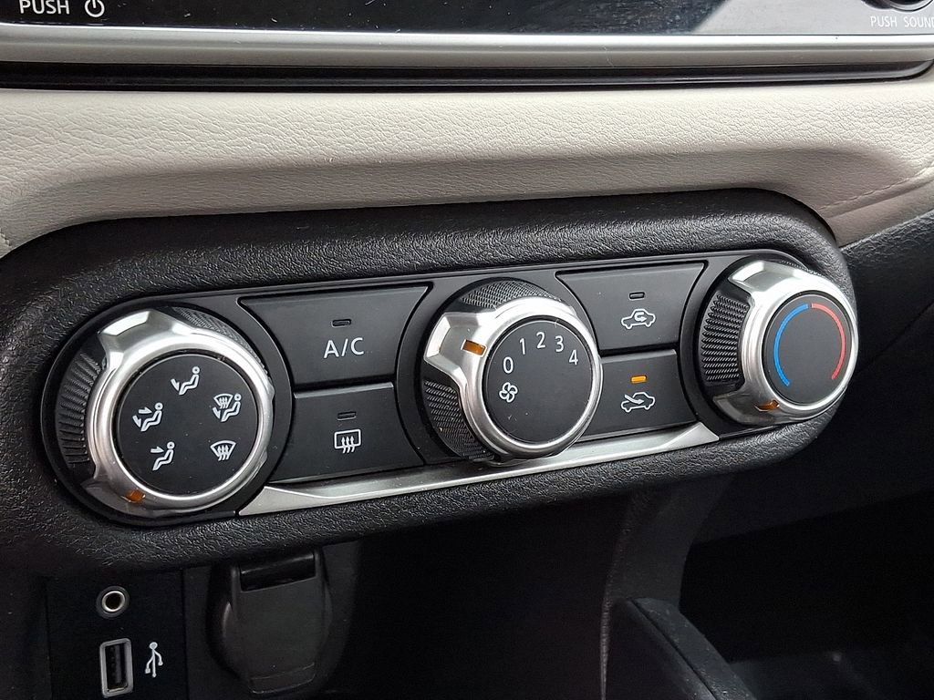 Used 2021 Nissan Versa SV image 16