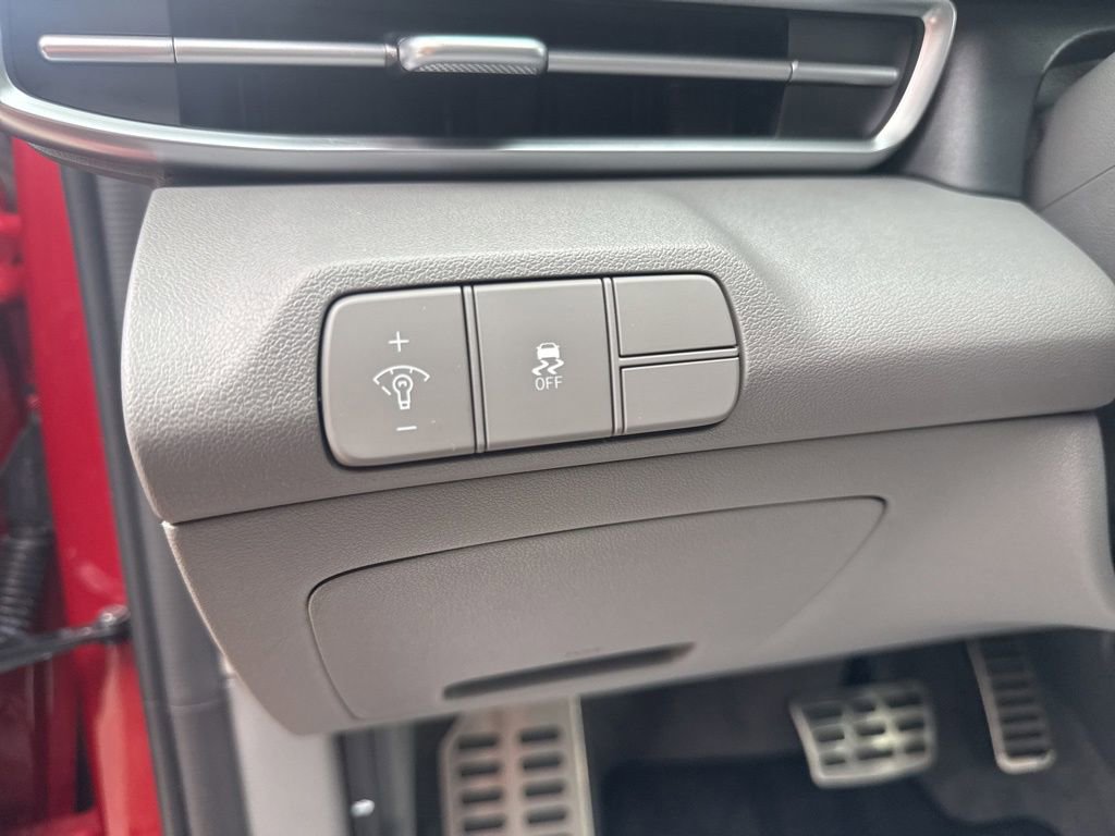 Used 2025 Hyundai Elantra Sport image 22