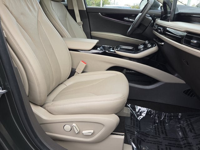 Used 2023 Lincoln Nautilus Reserve AWD/4WD image 4