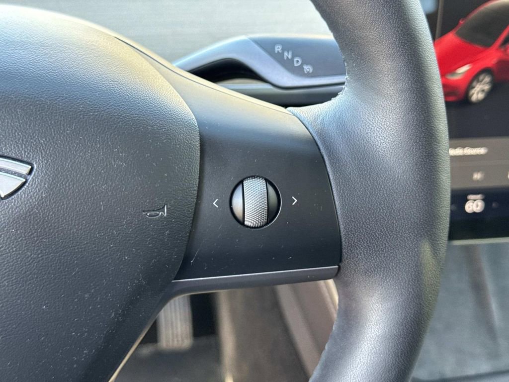 Used 2021 Tesla Model Y Long Range image 10