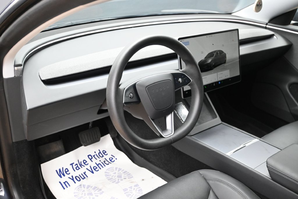 Used 2024 Tesla Model 3 Standard Range RWD image 6