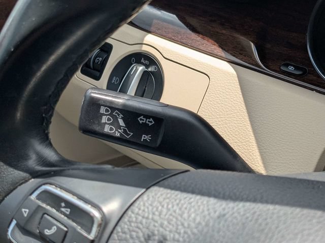 Used 2012 Volkswagen CC Lux FWD image 24