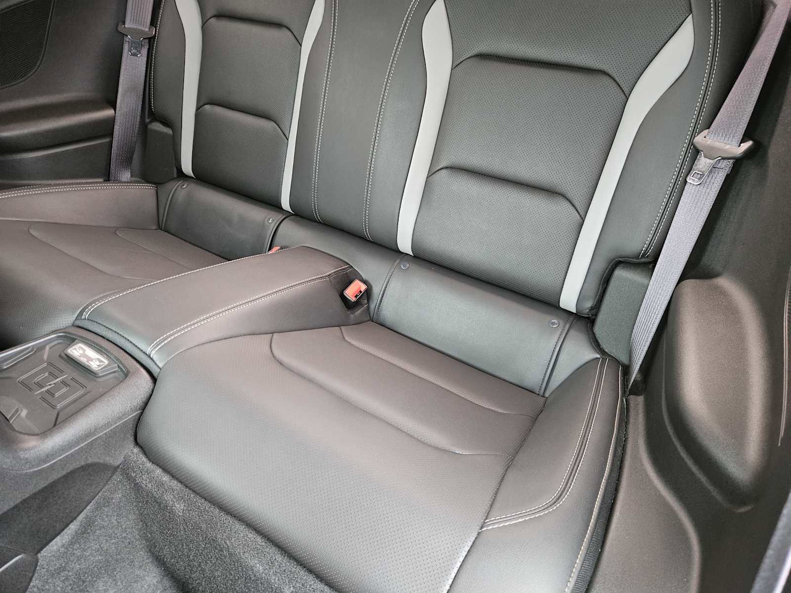 Used 2017 Chevrolet Camaro SS RWD image 27