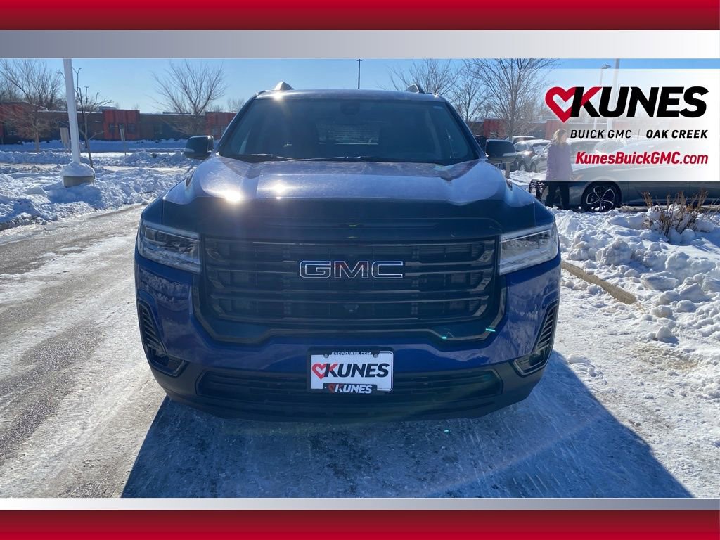 Used 2023 GMC Acadia SLT w/ Elevation Edition image 3