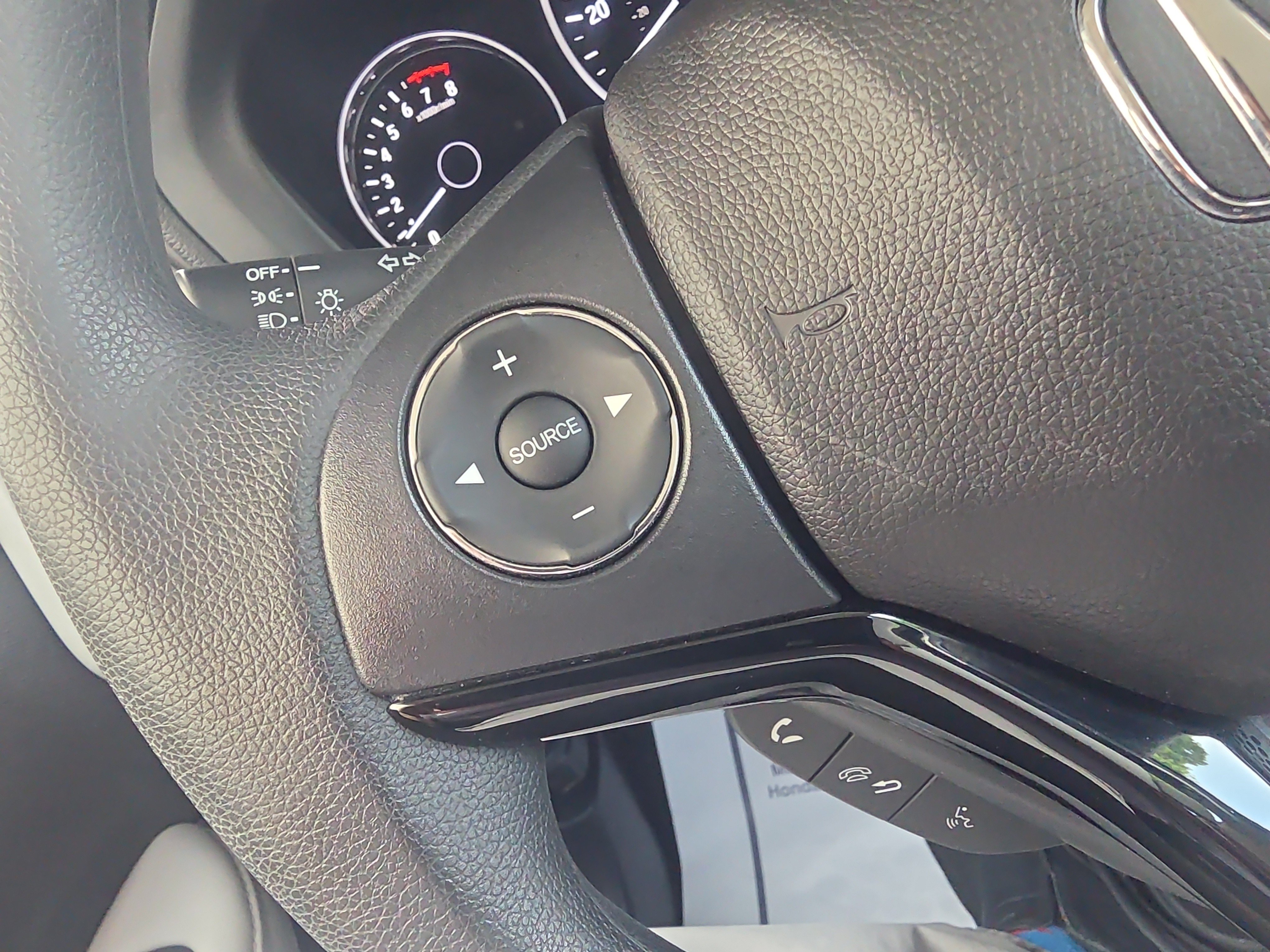 Used 2020 Honda HR-V LX image 29