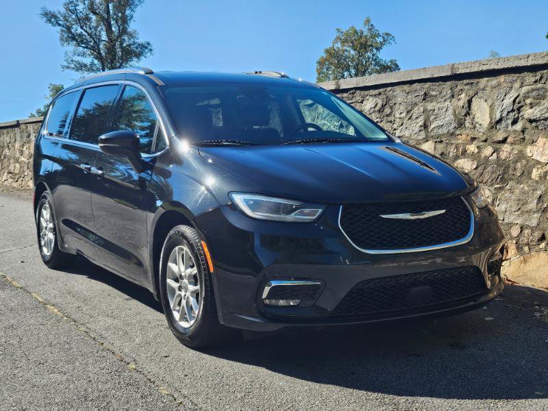 Used 2021 Chrysler Pacifica Touring-L FWD image 10