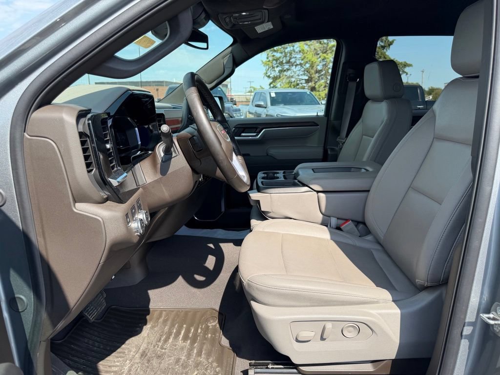 Used 2025 GMC Sierra 1500 SLT AWD/4WD image 14