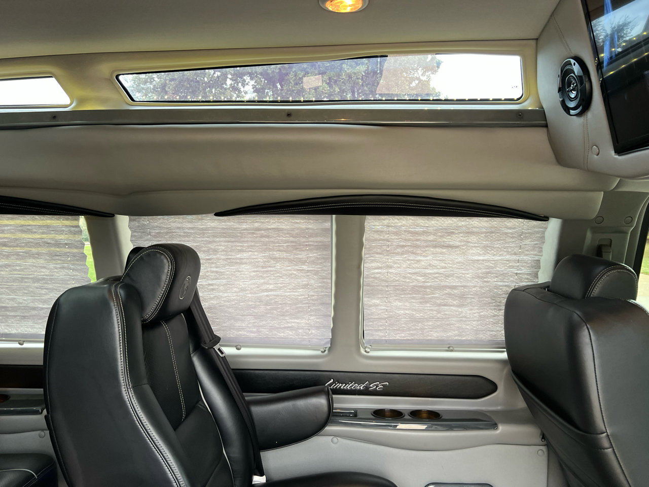 Used 2018 GMC Savana 3500 image 54