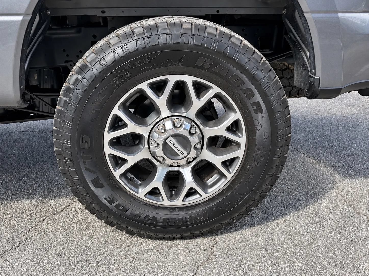 Used 2021 Ford F250 Lariat w/ FX4 Off-Road Package AWD/4WD image 22