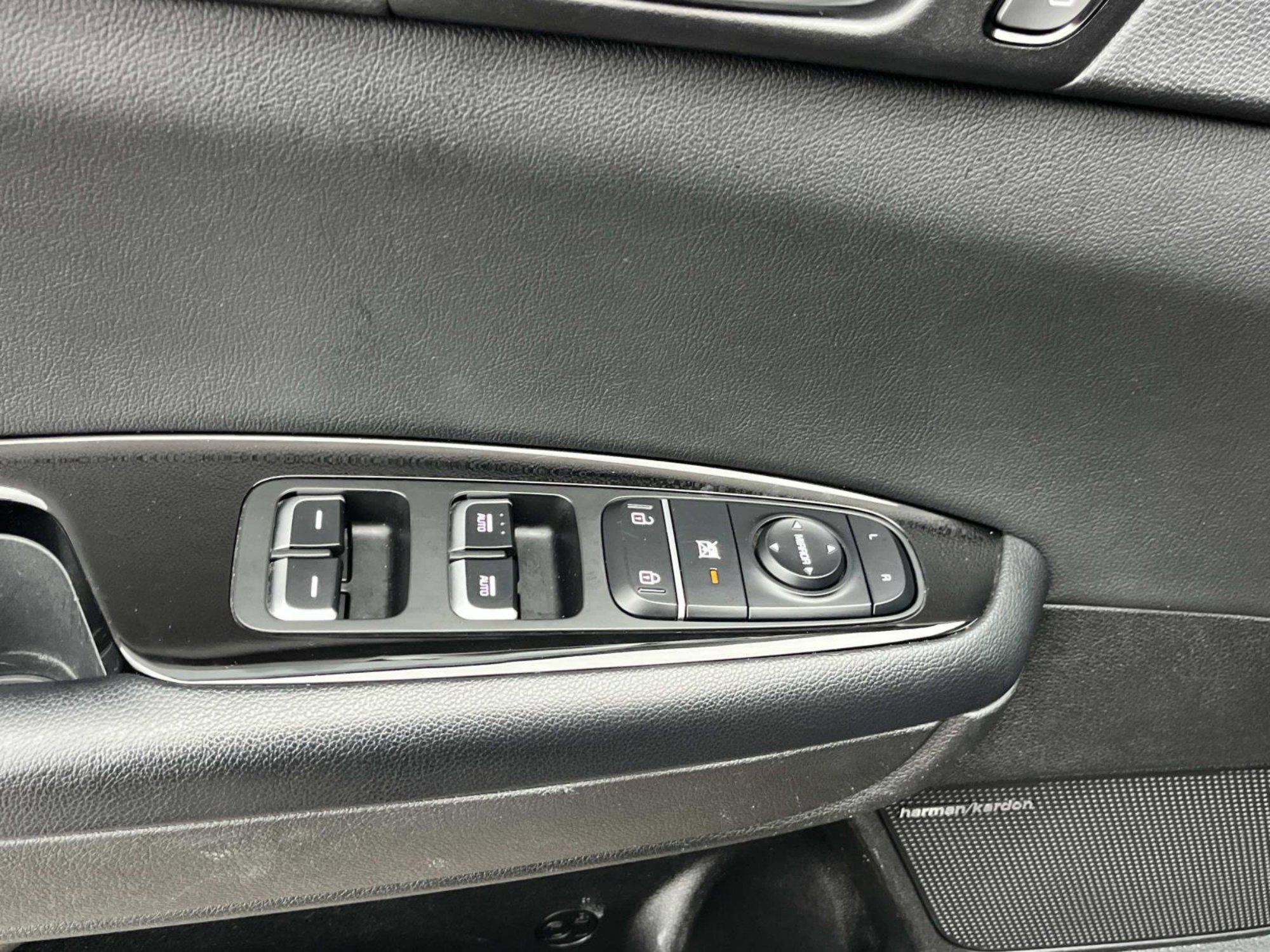 Used 2020 Kia Optima SX image 21