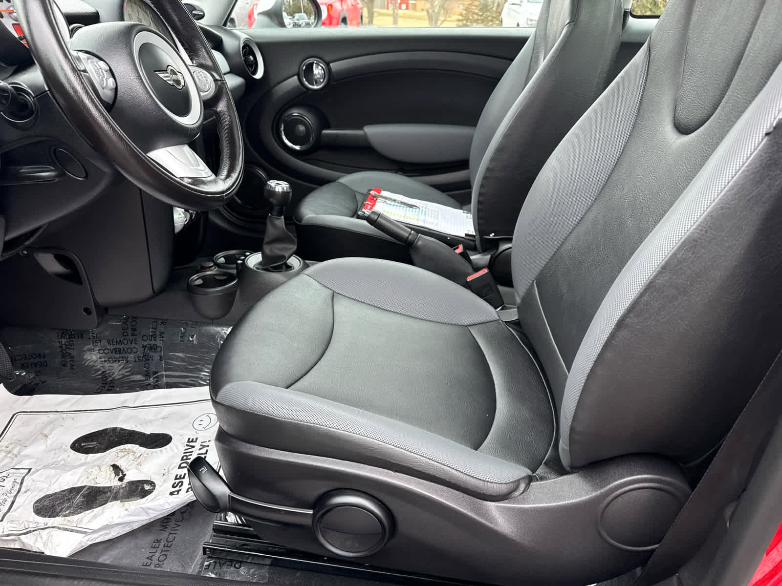 Used 2010 MINI Cooper Hardtop image 11