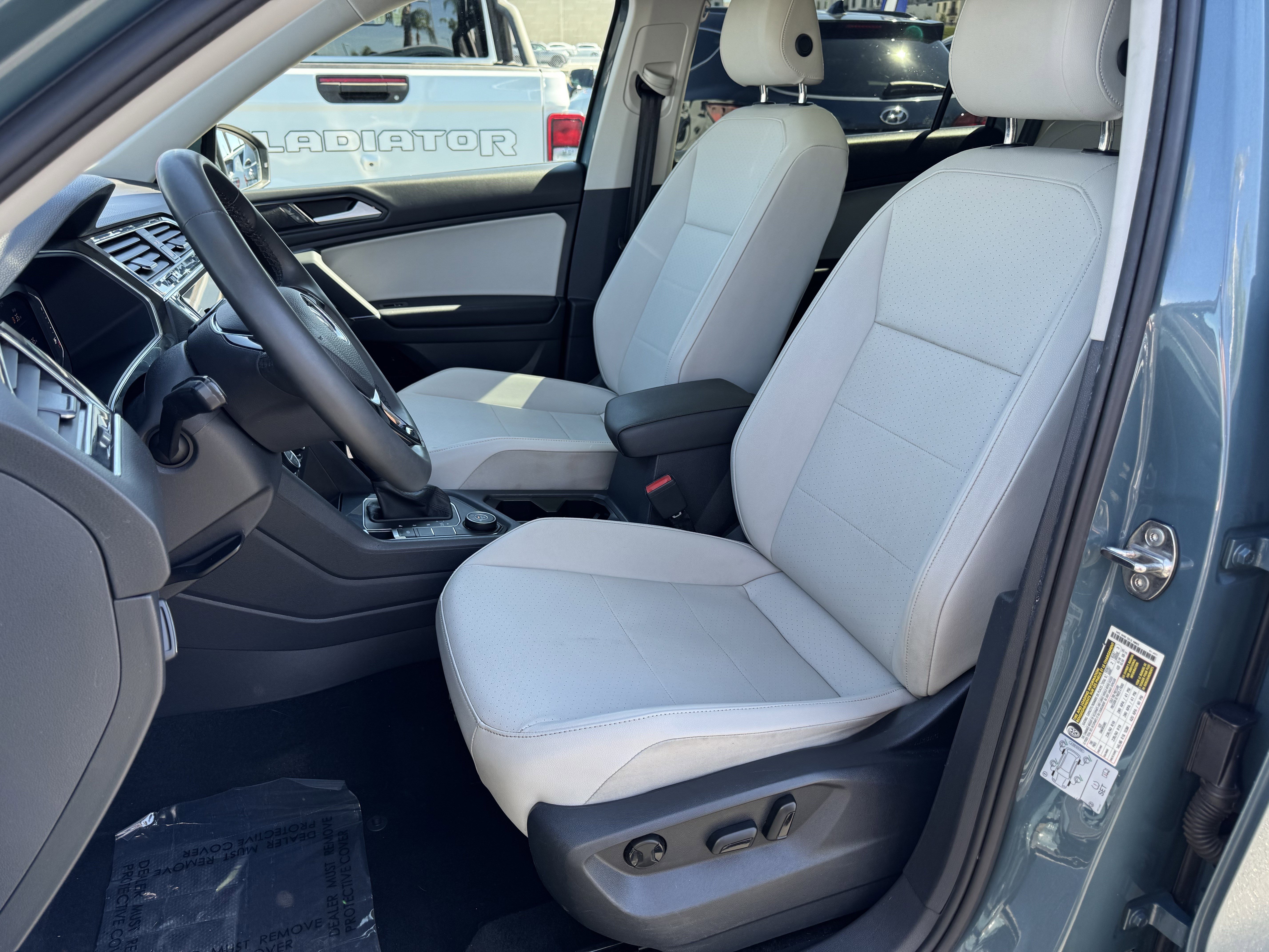 Used 2020 Volkswagen Tiguan SEL image 16