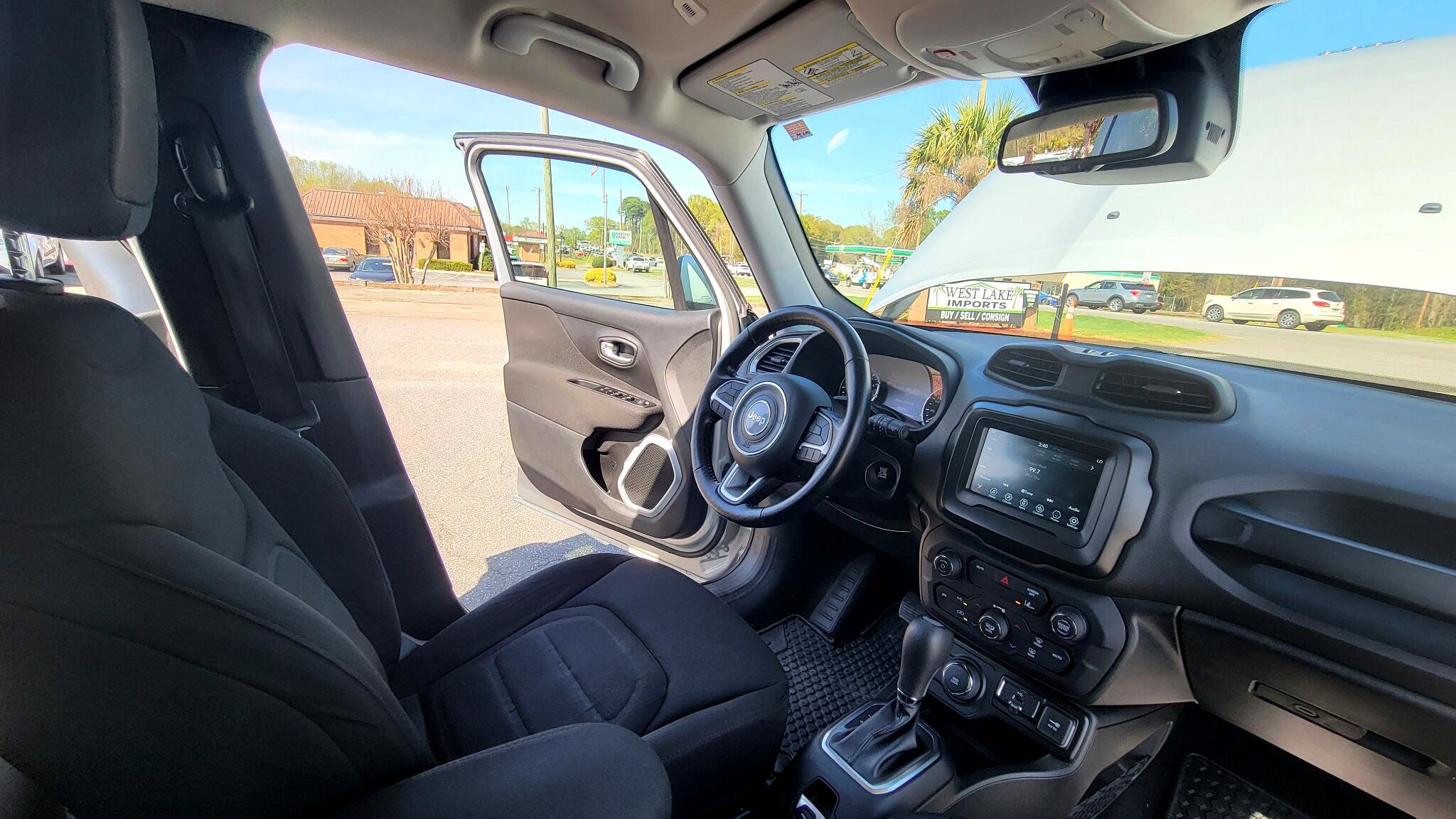Used 2021 Jeep Renegade Latitude w/ Convenience Group image 49
