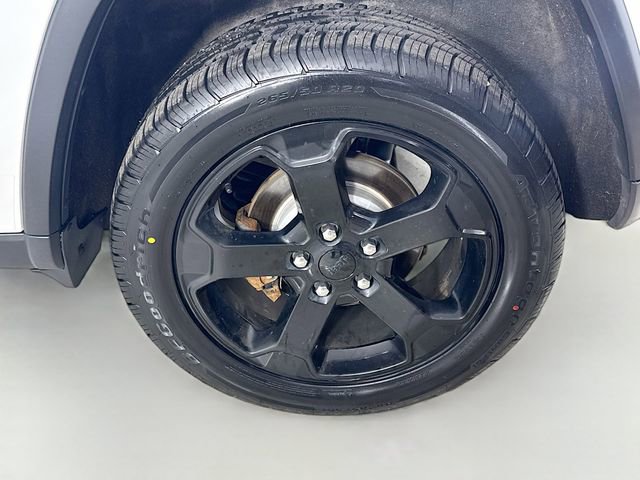 Used 2019 Jeep Grand Cherokee Laredo image 29