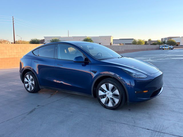 Used 2024 Tesla Model Y Long Range AWD/4WD image 4