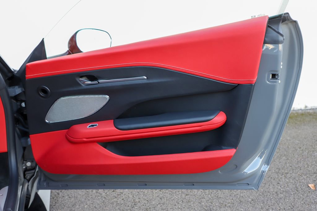 Used 2025 Aston Martin V8 Vantage Coupe image 55