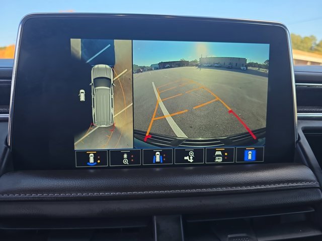 Used 2022 GMC Yukon SLT w/ SLT Premium Package image 24