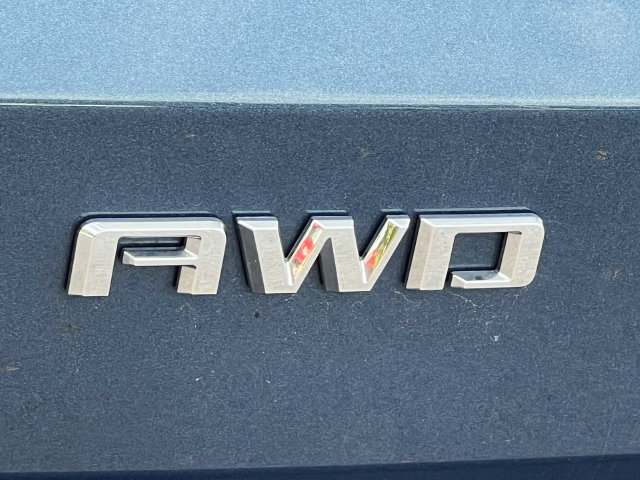 Used 2026 Chevrolet Traverse LT AWD/4WD image 9