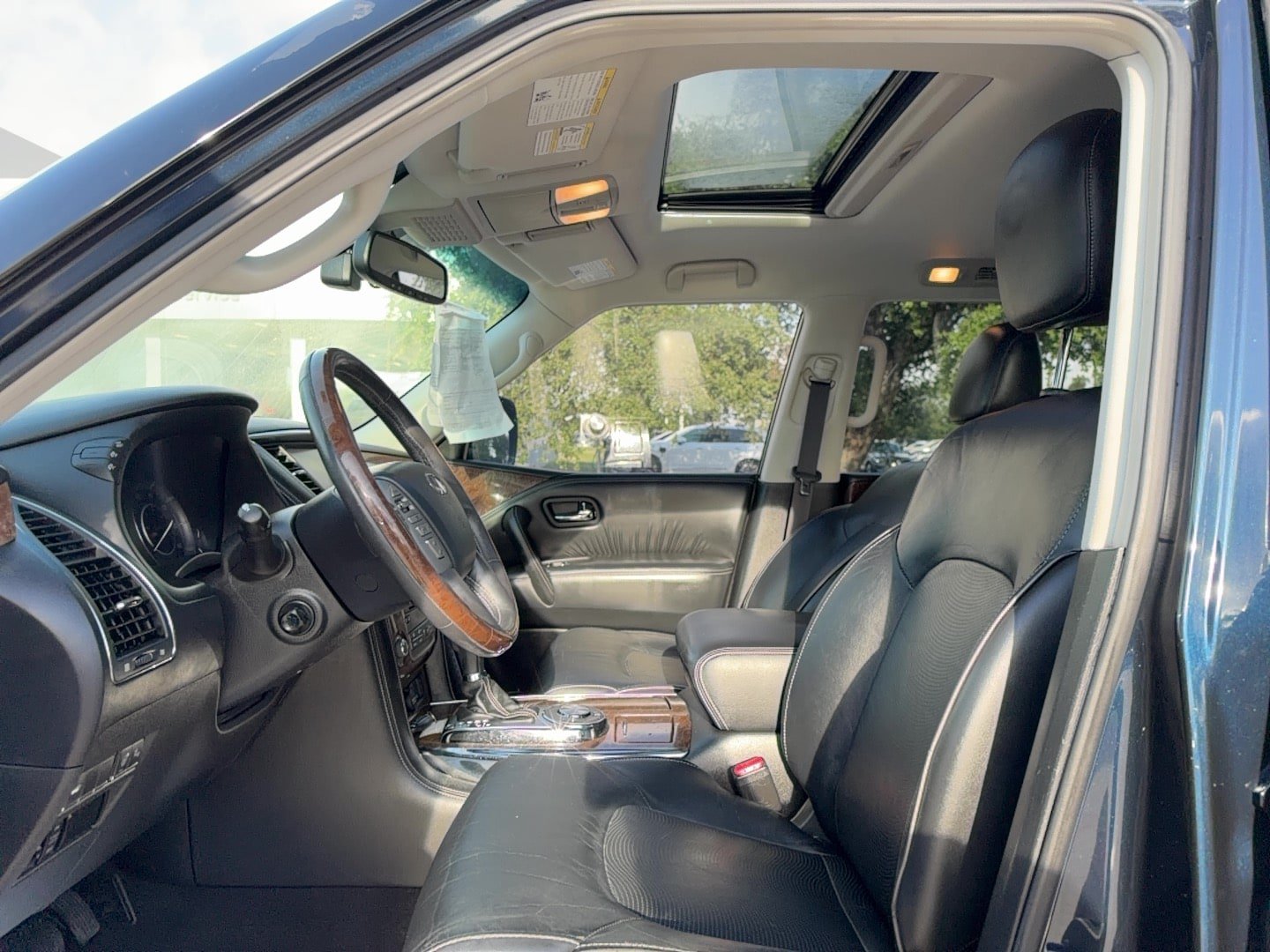 Used 2017 INFINITI QX80 2WD w/ Driver Assistance Package image 13