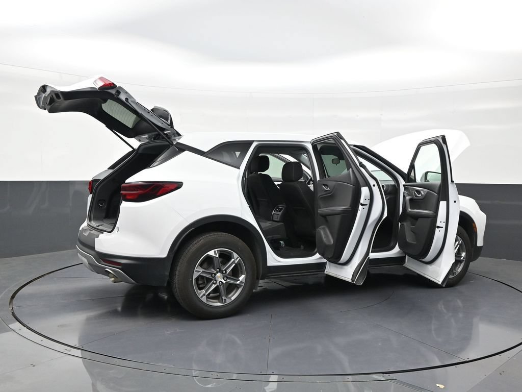 Used 2024 Chevrolet Blazer LT FWD image 28